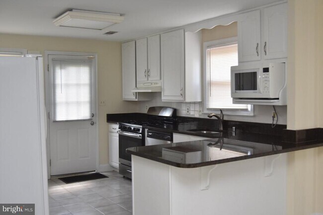 Foto del edificio - 6820 Cherokee Dr
