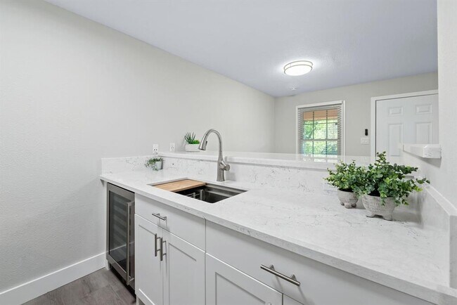 Foto del edificio - 7801 Shoal Creek Blvd