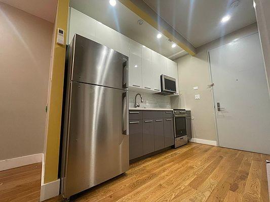 Foto principal - 1 bedroom in Bronx NY 10452