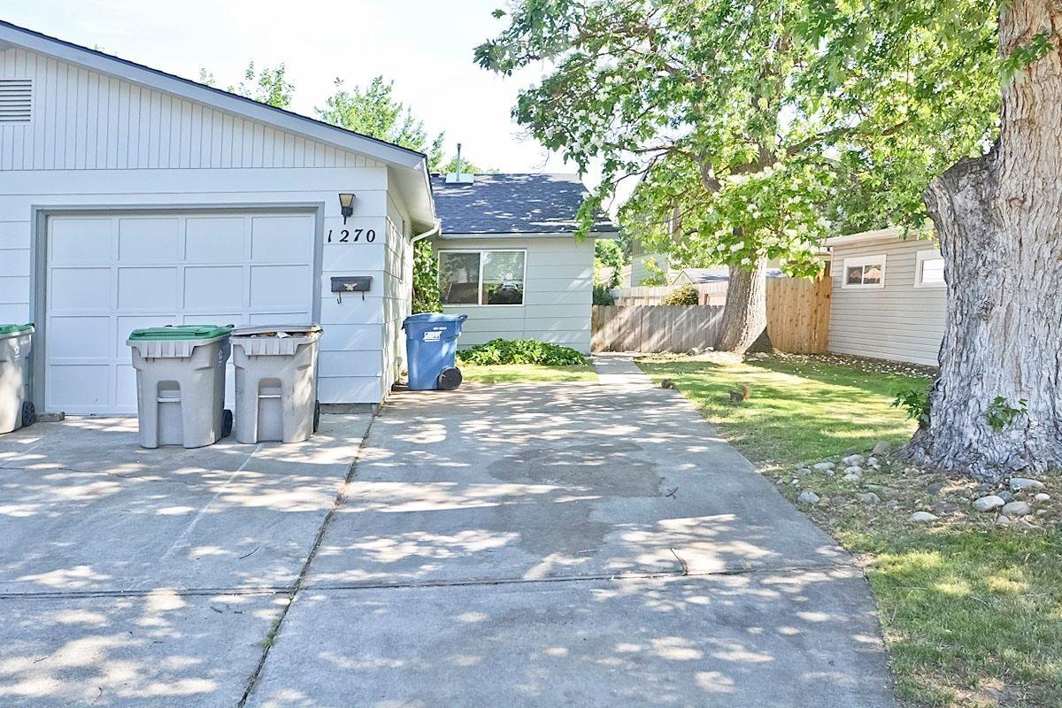 Primary Photo - 2 Bedroom 1 Bathroom Duplex