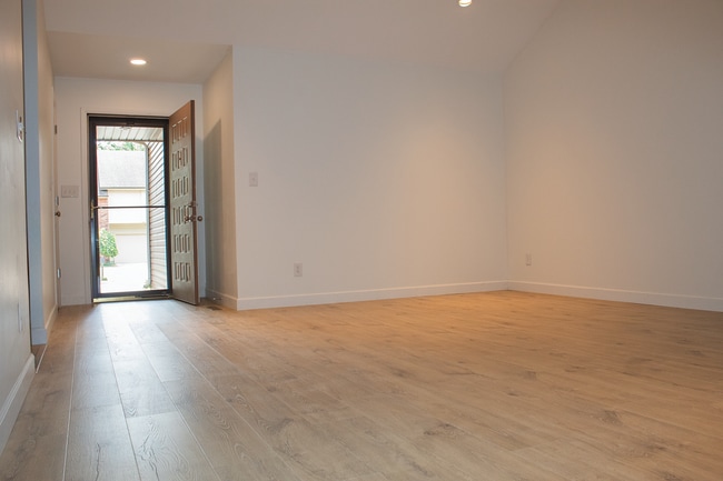 Building Photo - 1411 W Highland St