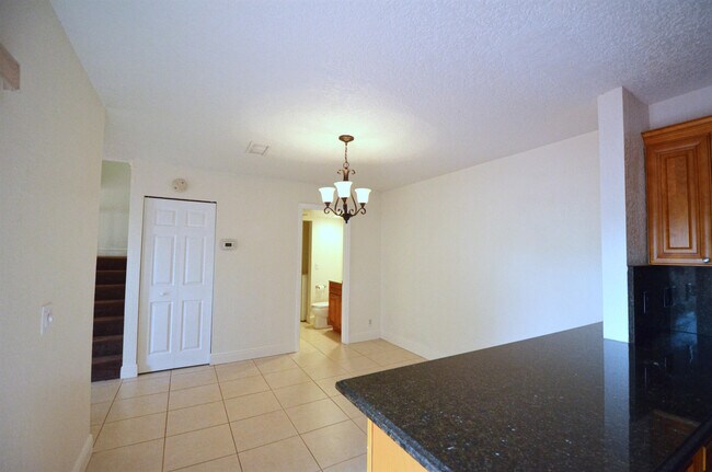Foto del edificio - 167 Lake Arbor Dr