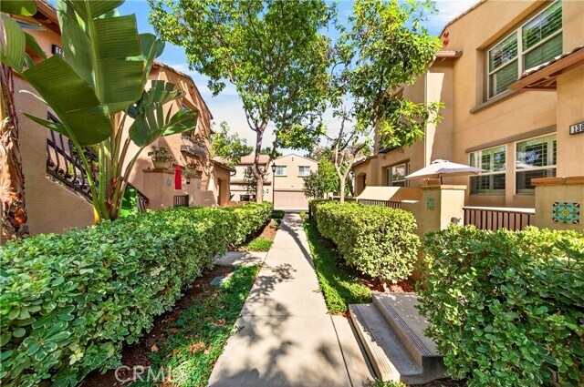 Foto del edificio - 136 Hedge Bloom