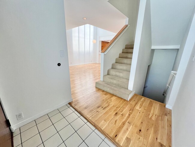 Building Photo - Modern 3-Level Belmont Heights Townhome St...