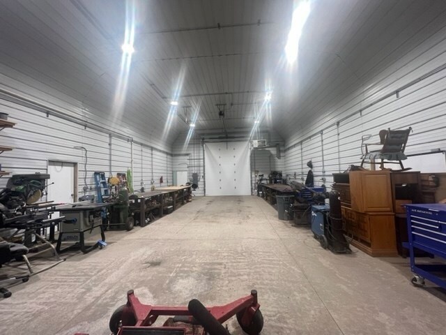 Building Photo - 139 3rd St