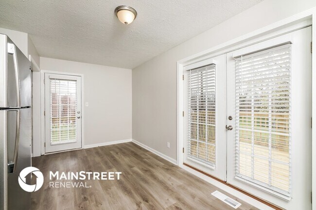Foto del edificio - 1303 Woodcreek Dr