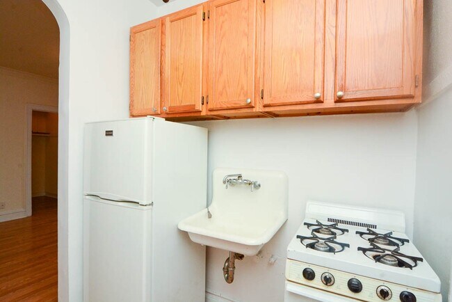 Foto del edificio - 2530 N Sawyer Ave