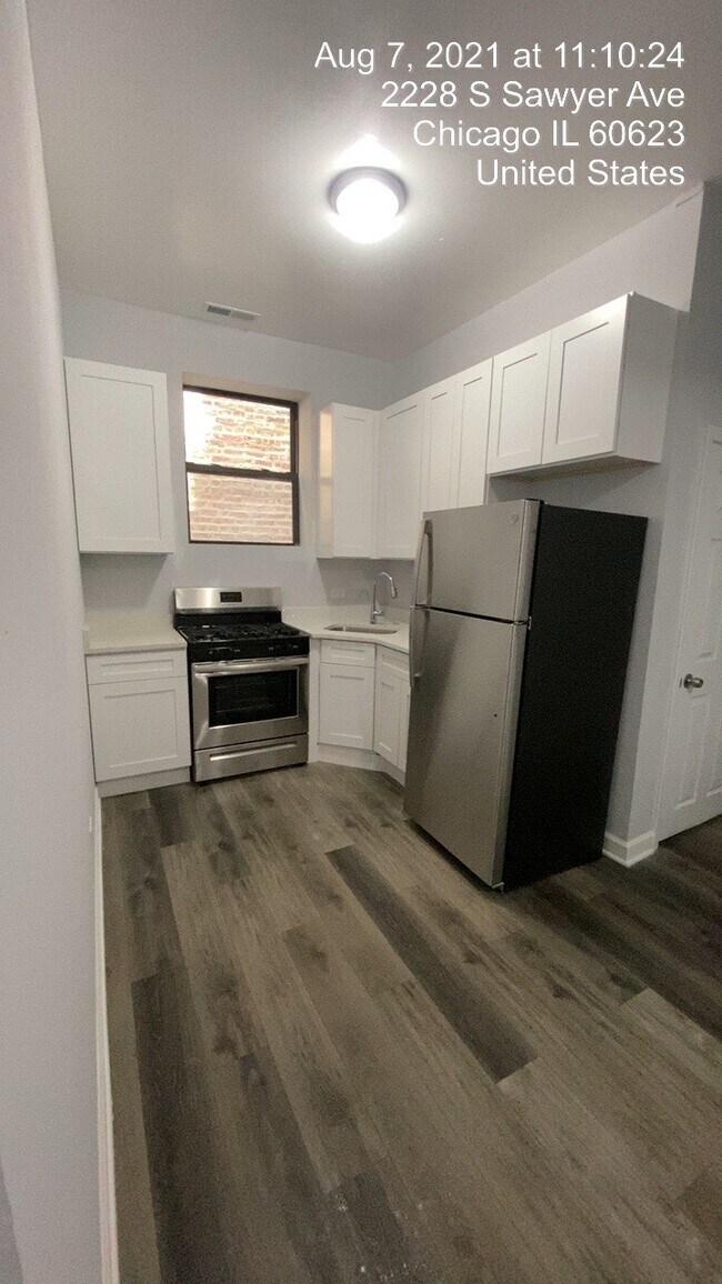 Foto del edificio - 2228 S Sawyer Ave