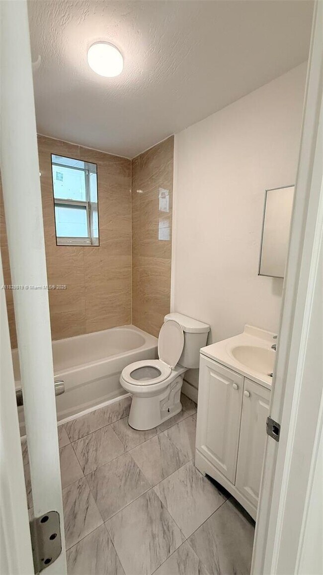 Foto del edificio - 871 SW 3rd St