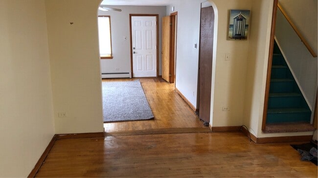 Building Photo - 307 N Warren Ave