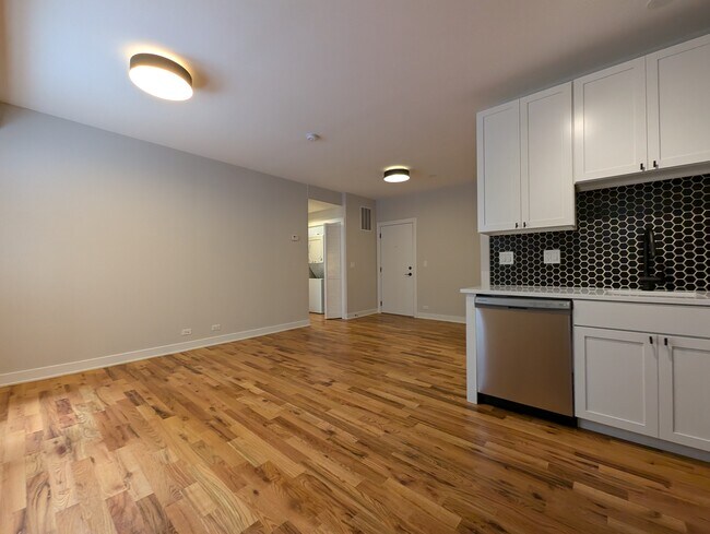 Foto del edificio - 653 W Wrightwood Ave
