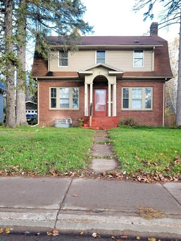 Foto principal - Duluth, MN - 4 bed - 2 bath - Single Famil...