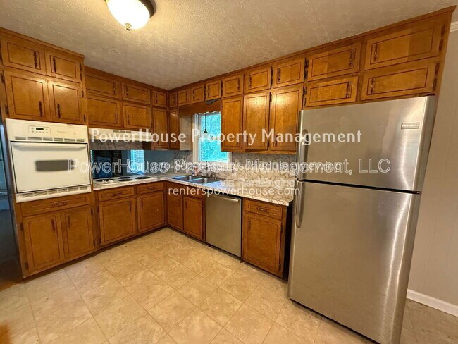 Foto del edificio - 3155 Oak Dr