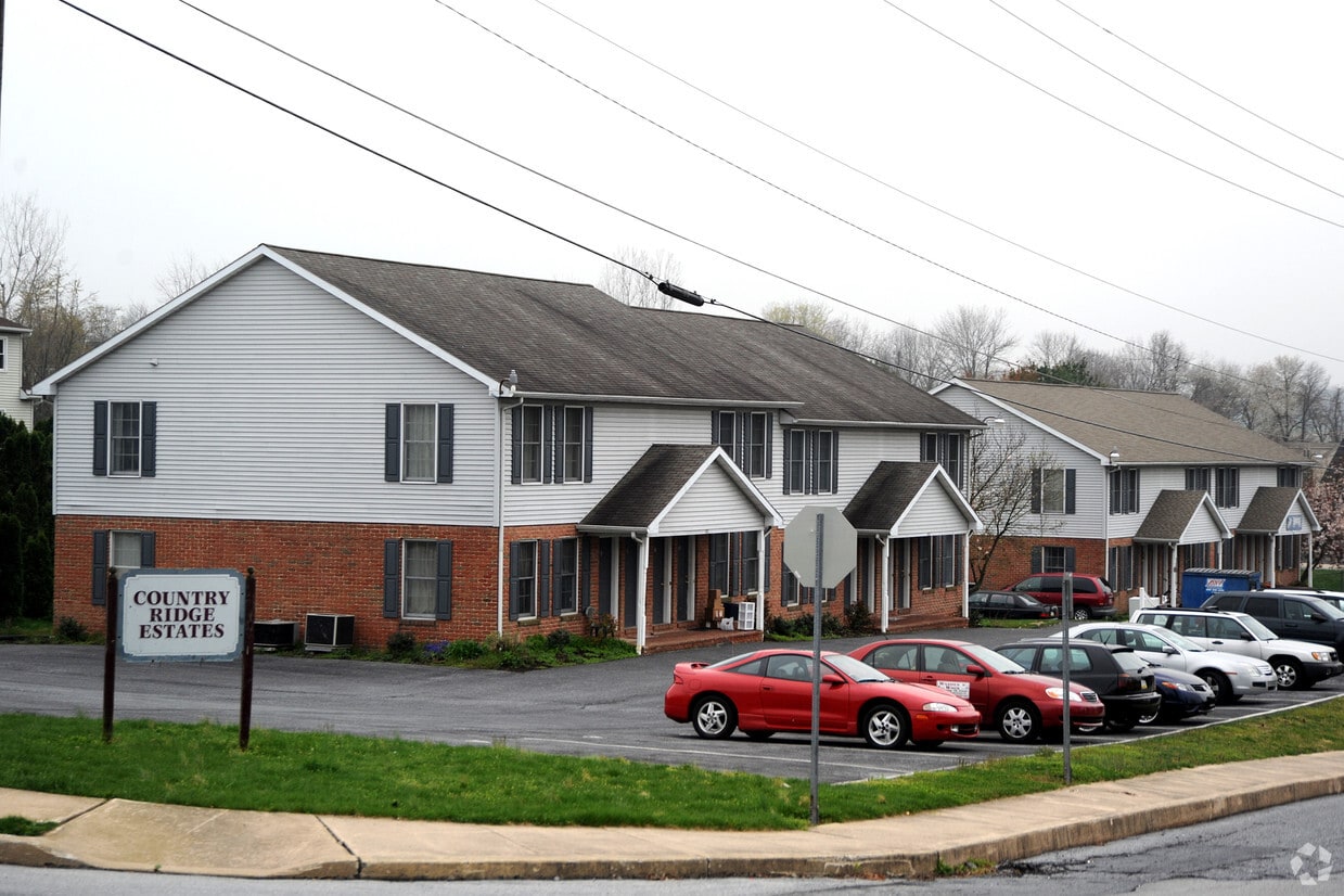 400 W Cherry Dr, Womelsdorf, PA 19567 Apartments in Womelsdorf, PA