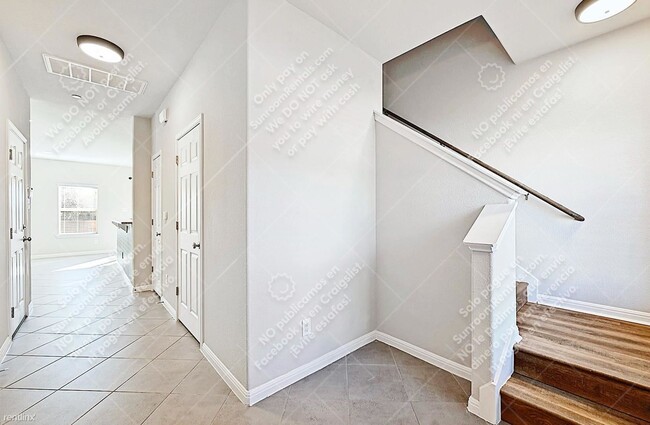 Building Photo - 3 br, 2.5 bath House - 1302 Catalan Rd 1002