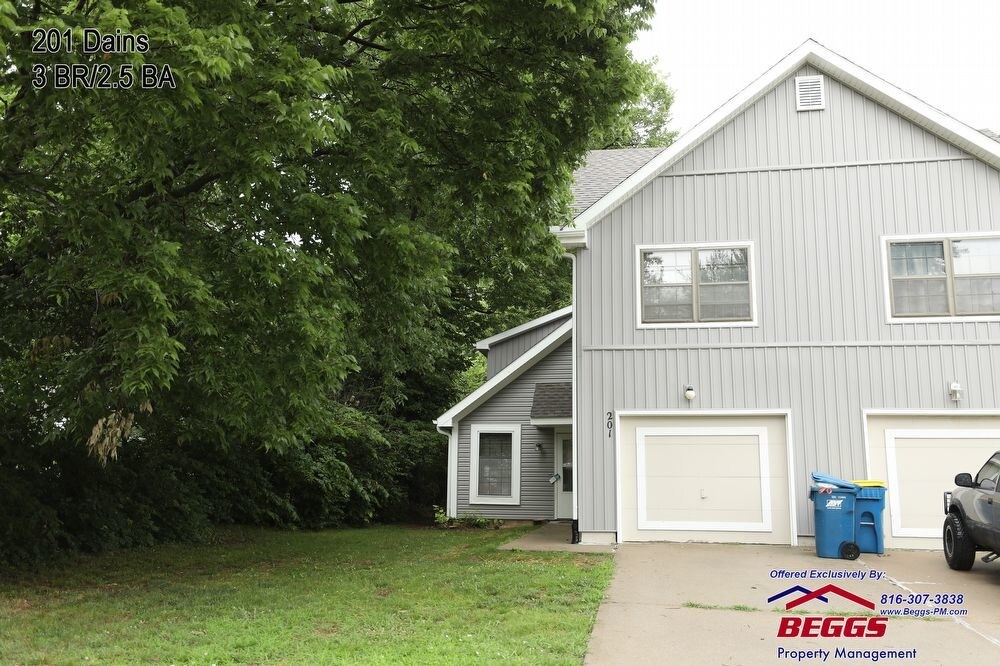 Primary Photo - Liberty- Duplex- 3BR / 2.5BA
