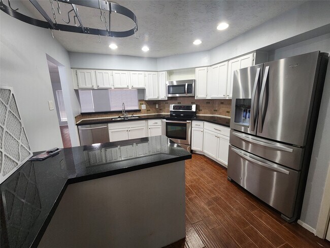 Foto del edificio - 4515 Aspen Brook Ln