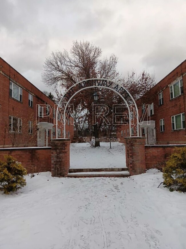 Building Photo - 16025 Van Aken Blvd