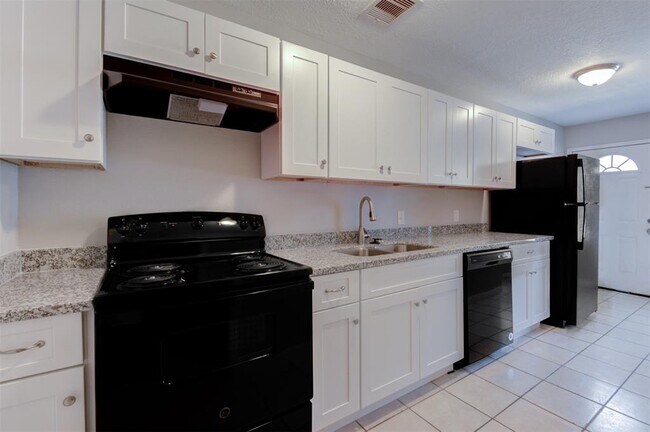Building Photo - 3913 Edison St