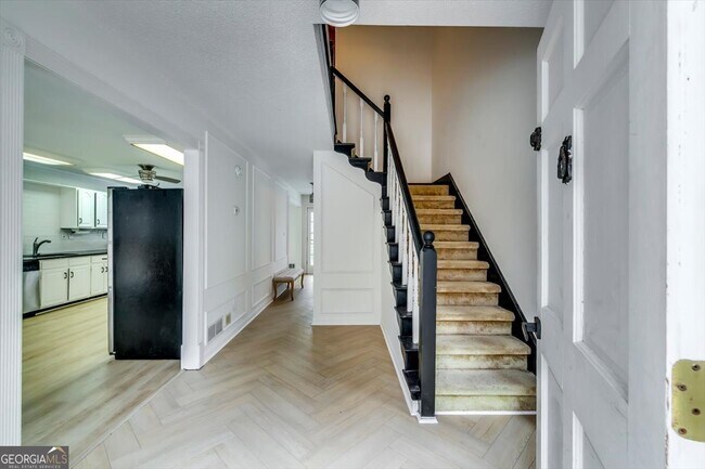 Building Photo - 193 S Kite Lake Rd