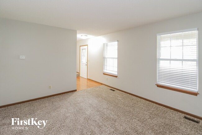 Building Photo - 616 Fawn Pl
