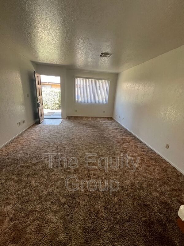 Foto del edificio - 4605 W Cypress Ave