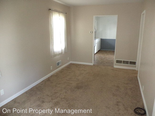 Building Photo - 1 br, 1 bath House - 109 W. Spring St.