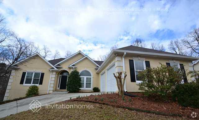 Building Photo - 2196 Woodbriar Dr