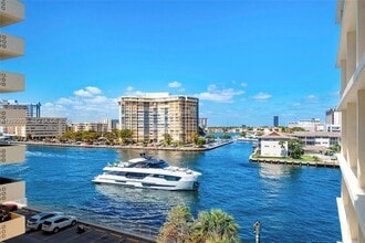 Building Photo - 1817 S Ocean Dr
