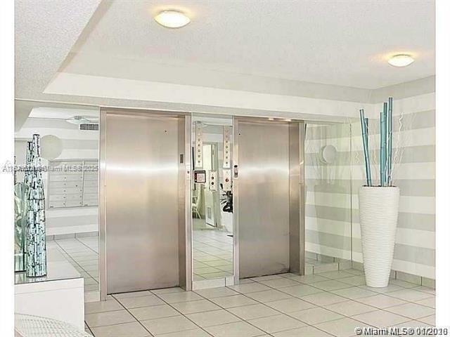 Foto del edificio - 17800 Atlantic Blvd
