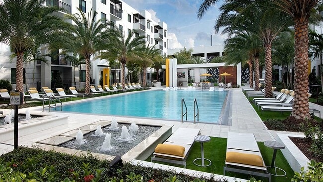 Building Photo - Cortland Uptown Boca