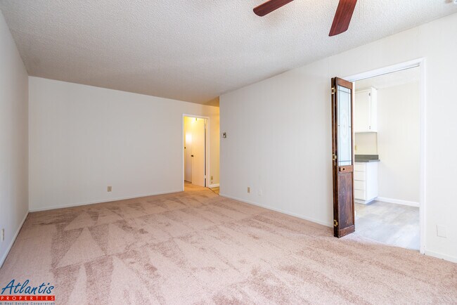 Foto del edificio - 121 Buckingham Dr