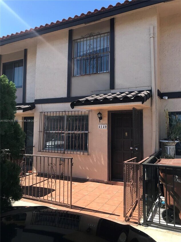 4140 W 11th Ln, Hialeah, FL 33012 Townhome Rentals in Hialeah FL