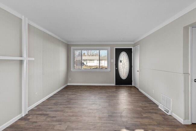 Building Photo - Complete Renovation