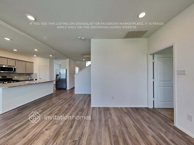 Foto del edificio - 513 Pecan Landing Ln