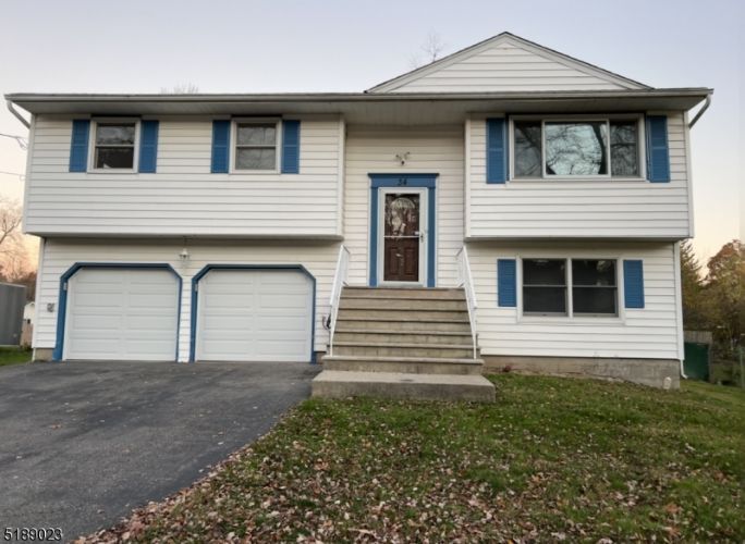 Primary Photo - 34 Oakwood Ave