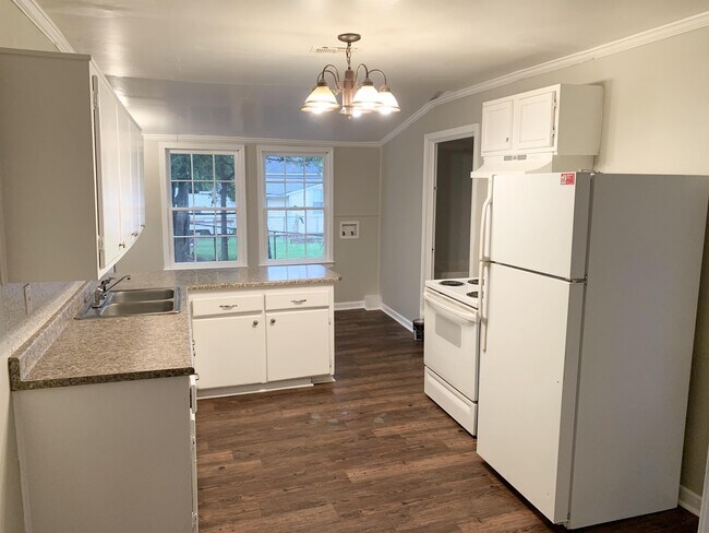 Building Photo - 203 Hammett St Ext