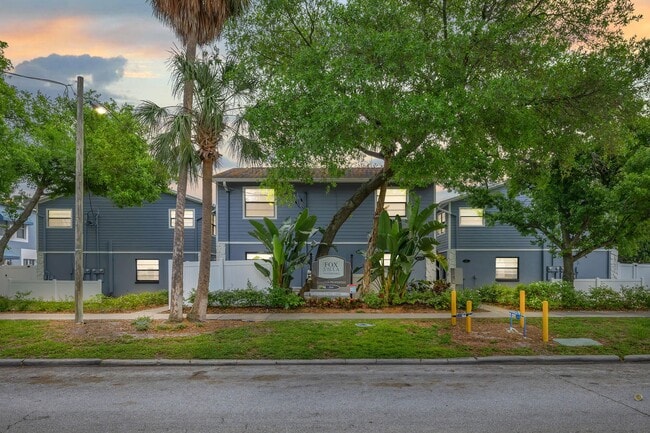 Building Photo - 5045 S Albany Ave