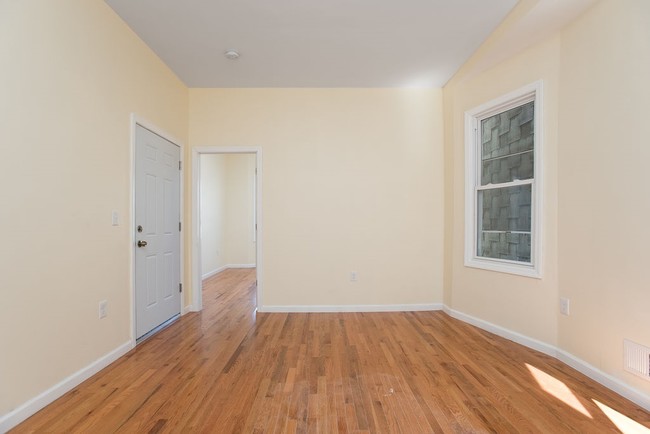 Building Photo - 211 Virginia Ave