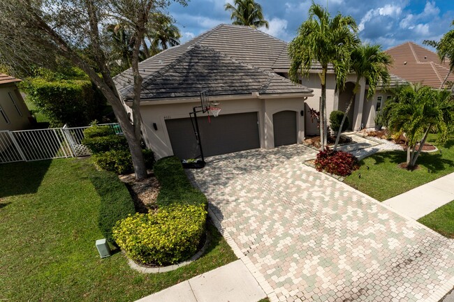 Building Photo - 4021 E Lake Estates Dr