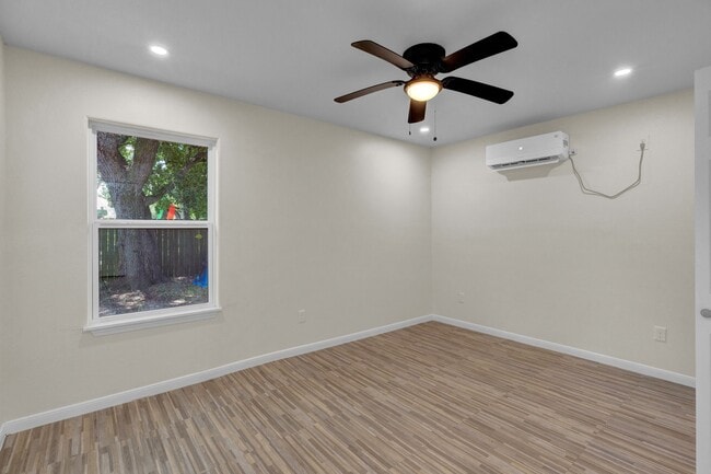Building Photo - 10302 Sierra Dr