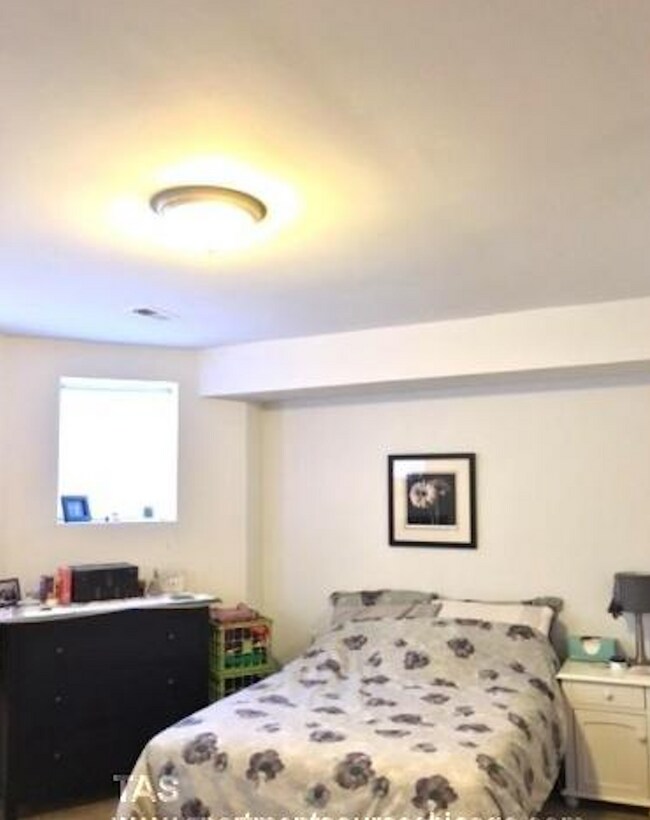 Foto del edificio - 1024 N Damen Ave