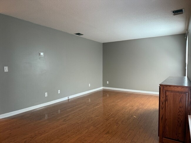 Foto del edificio - 2092 Woodlawn Dr SW