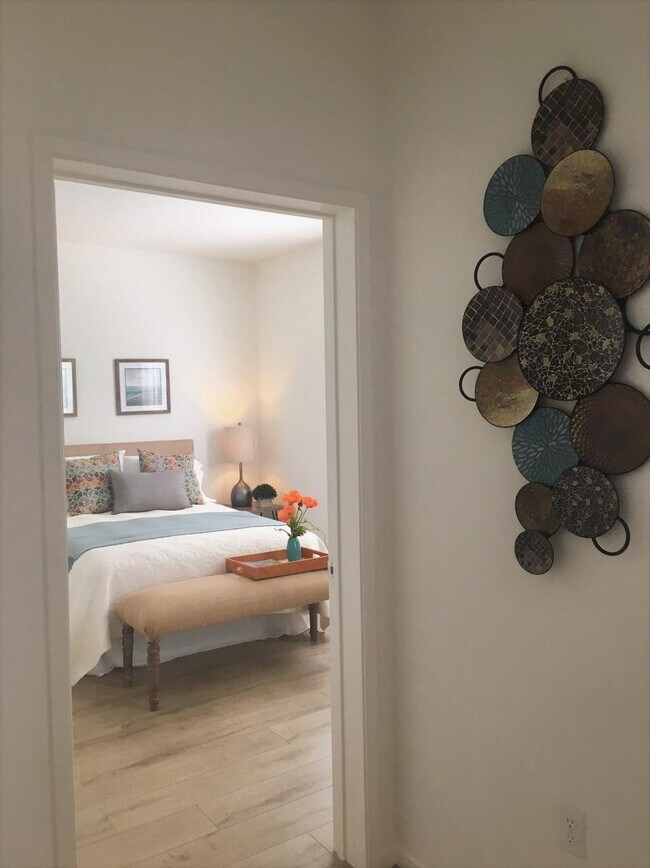 Bedroom - 1183 Crenshaw Blvd