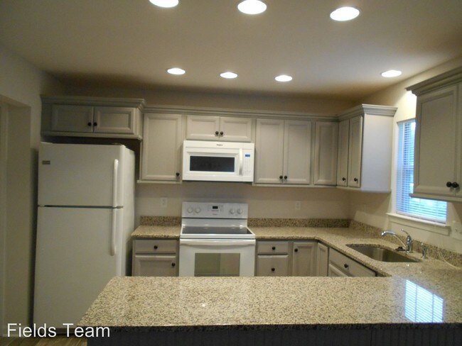 Building Photo - 3060 Queensgate Way