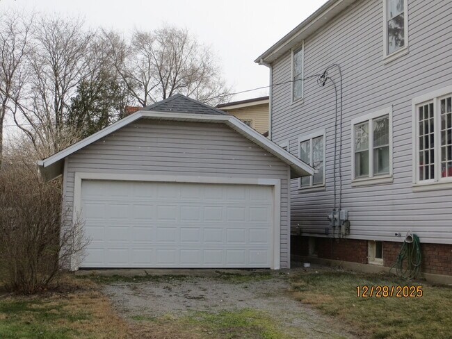 Fotografía del edificio - 107 W 3rd St