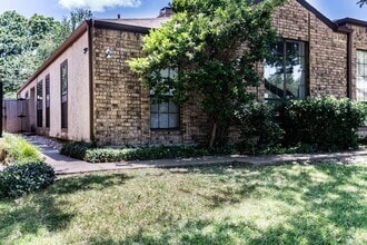 Building Photo - 6236 Winton St