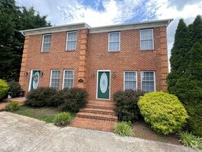 Building Photo - 812 Wiggington Rd