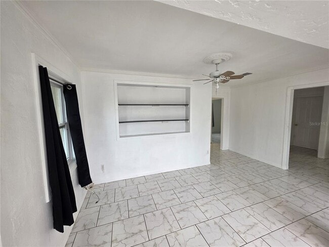 Building Photo - 207 Hibiscus St
