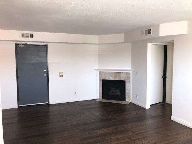Building Photo - 8515 Alcott St
